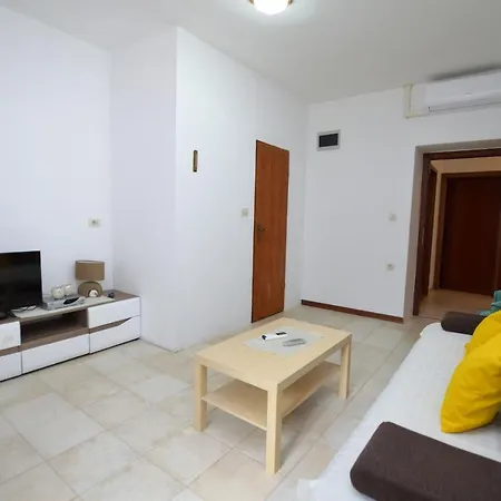 Napoleon Apartment *